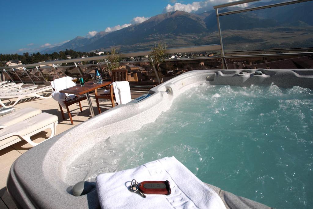 Hotel Le Grand Tetras Font-Romeu-Odeillo-Via Rom bilde