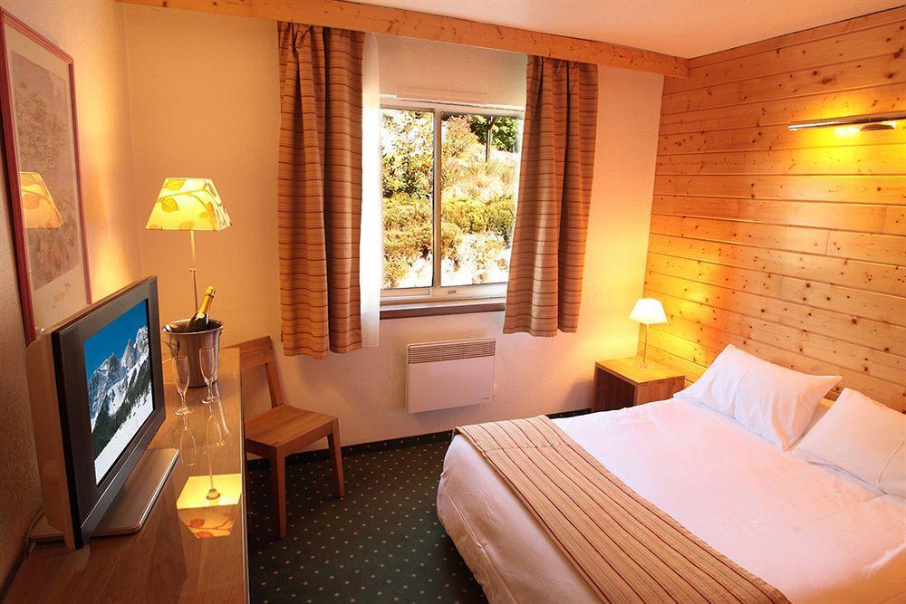 Hotel Le Grand Tetras Font-Romeu-Odeillo-Via Eksteriør bilde