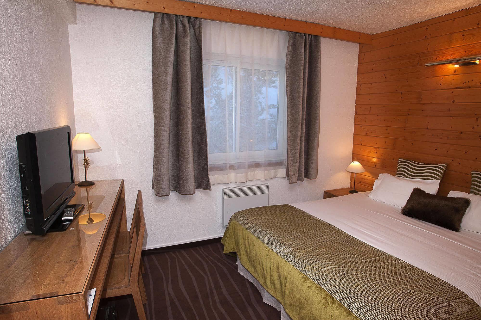 Hotel Le Grand Tetras Font-Romeu-Odeillo-Via Eksteriør bilde